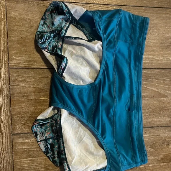 lululemon athletica Teal and Patterned Women's Athletic Shorts - Picture 3 of 4